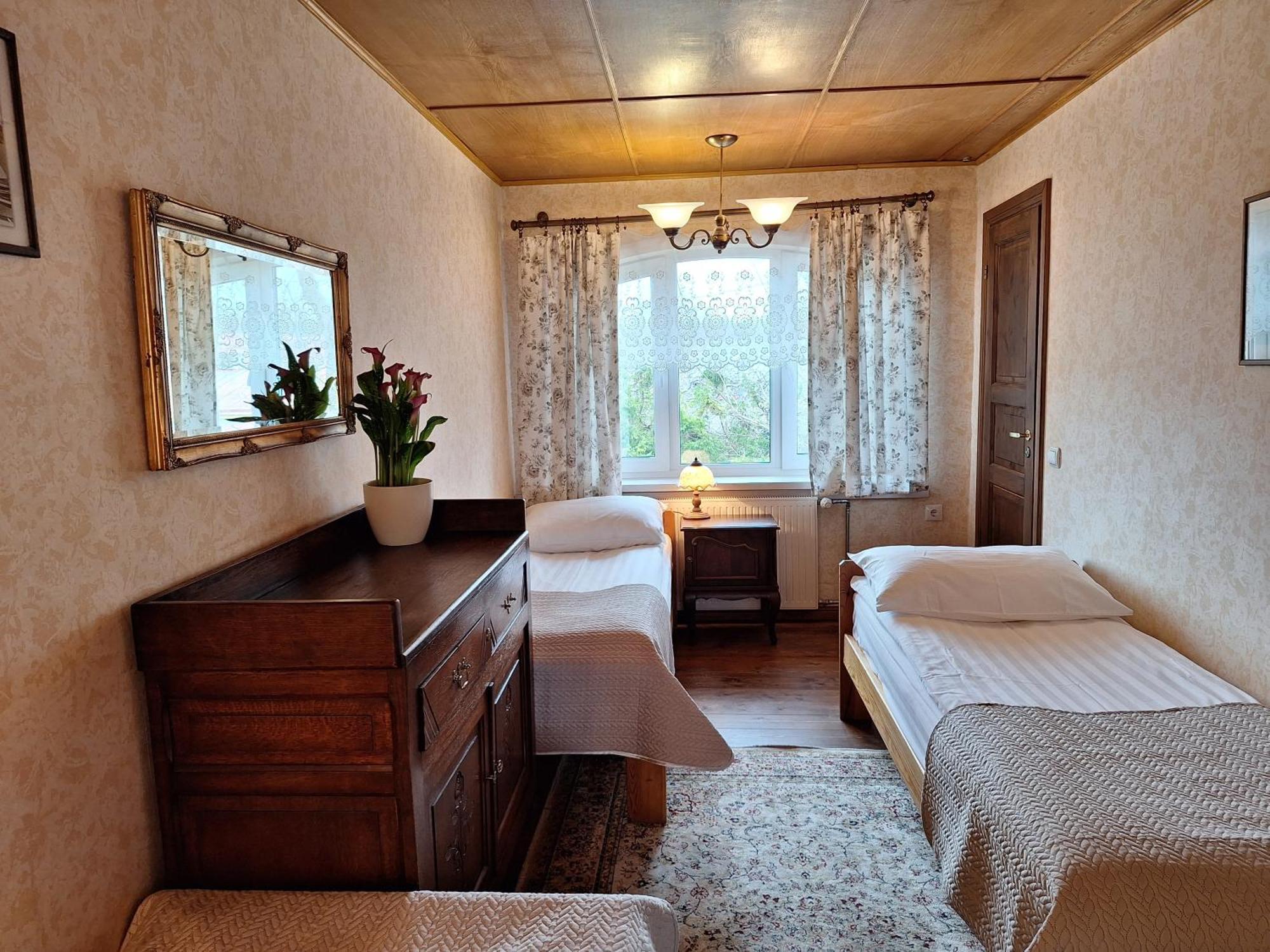 Kraavi Guest Hostel Kuressaare Exterior photo